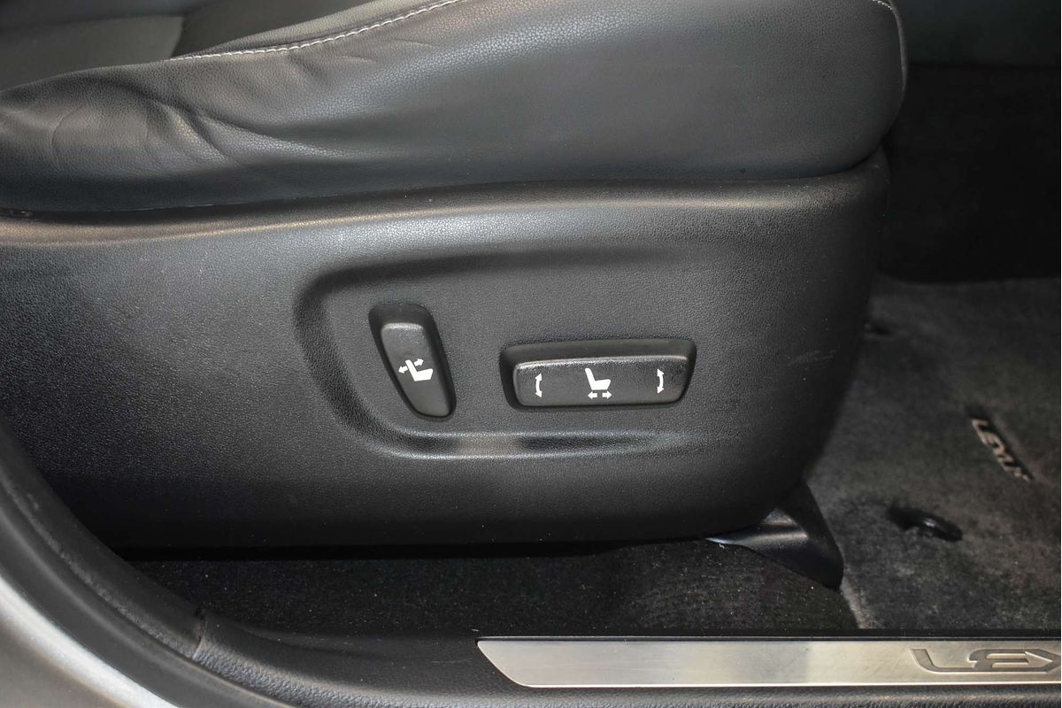 2015 Lexus NX NX300h Luxury AYZ15R