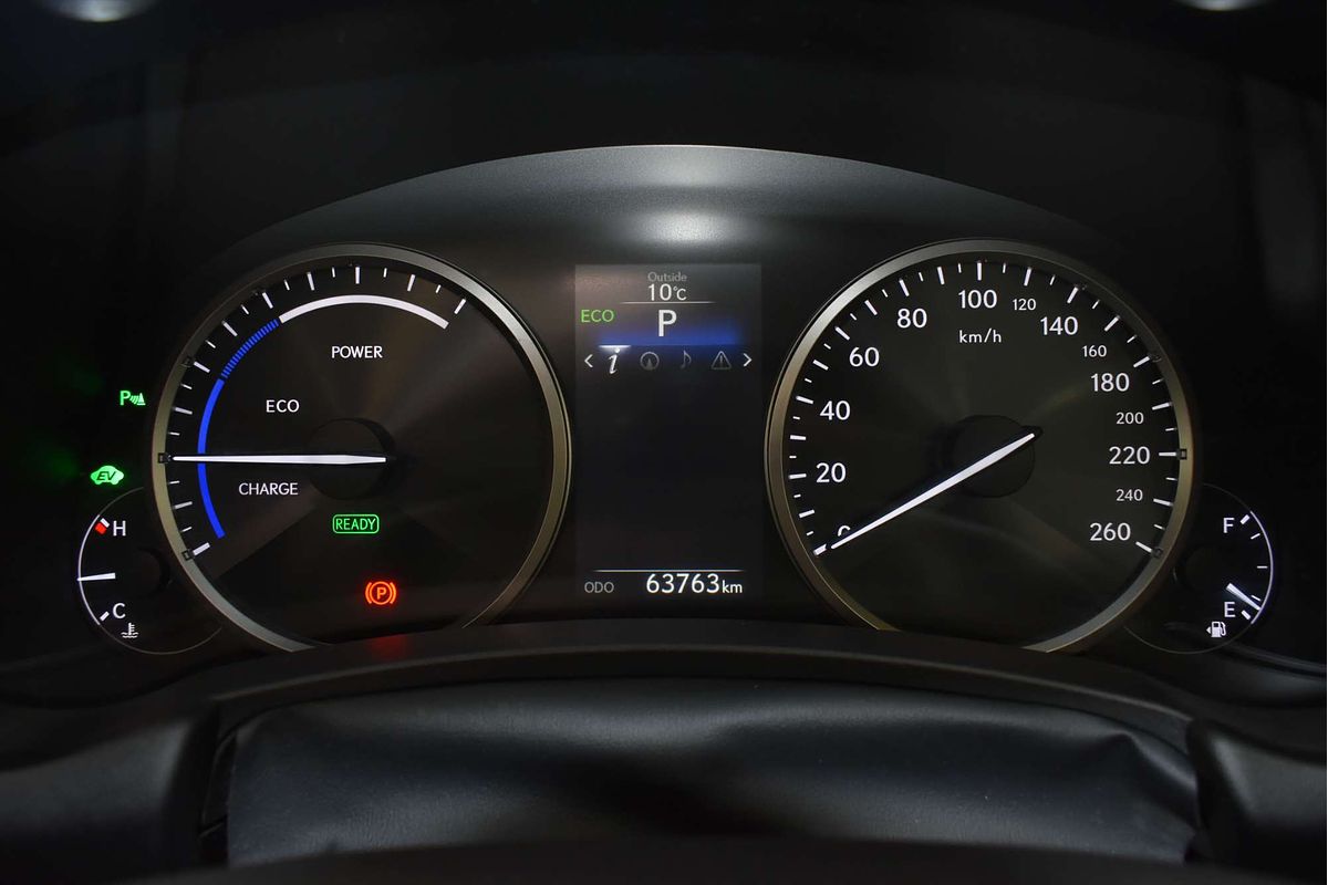 2015 Lexus NX NX300h Luxury AYZ15R