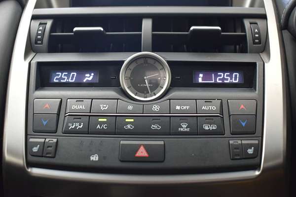 2015 Lexus NX NX300h Luxury AYZ15R