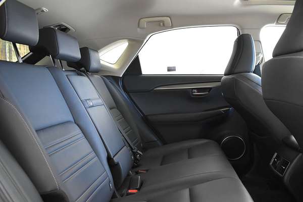 2015 Lexus NX NX300h Luxury AYZ15R