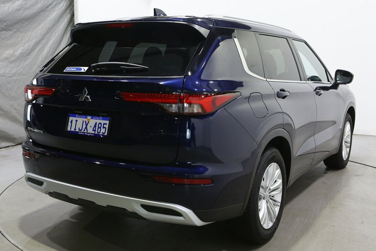 2024 Mitsubishi Outlander LS ZM