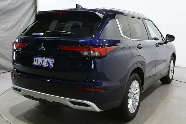 2024 Mitsubishi Outlander LS ZM
