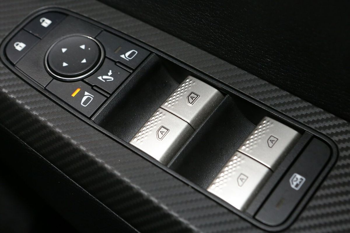 2024 Mitsubishi Outlander LS ZM