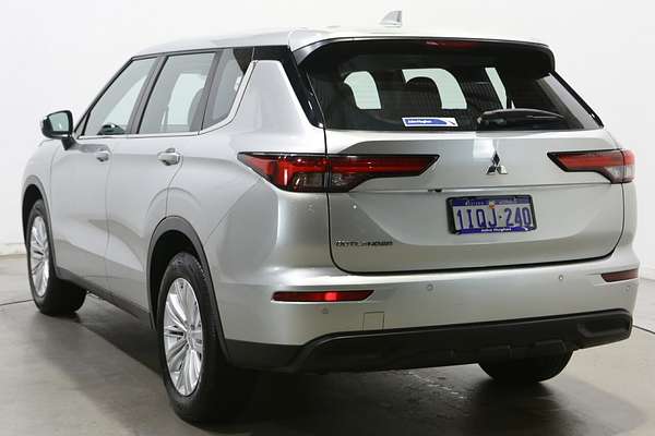2023 Mitsubishi Outlander ES ZM