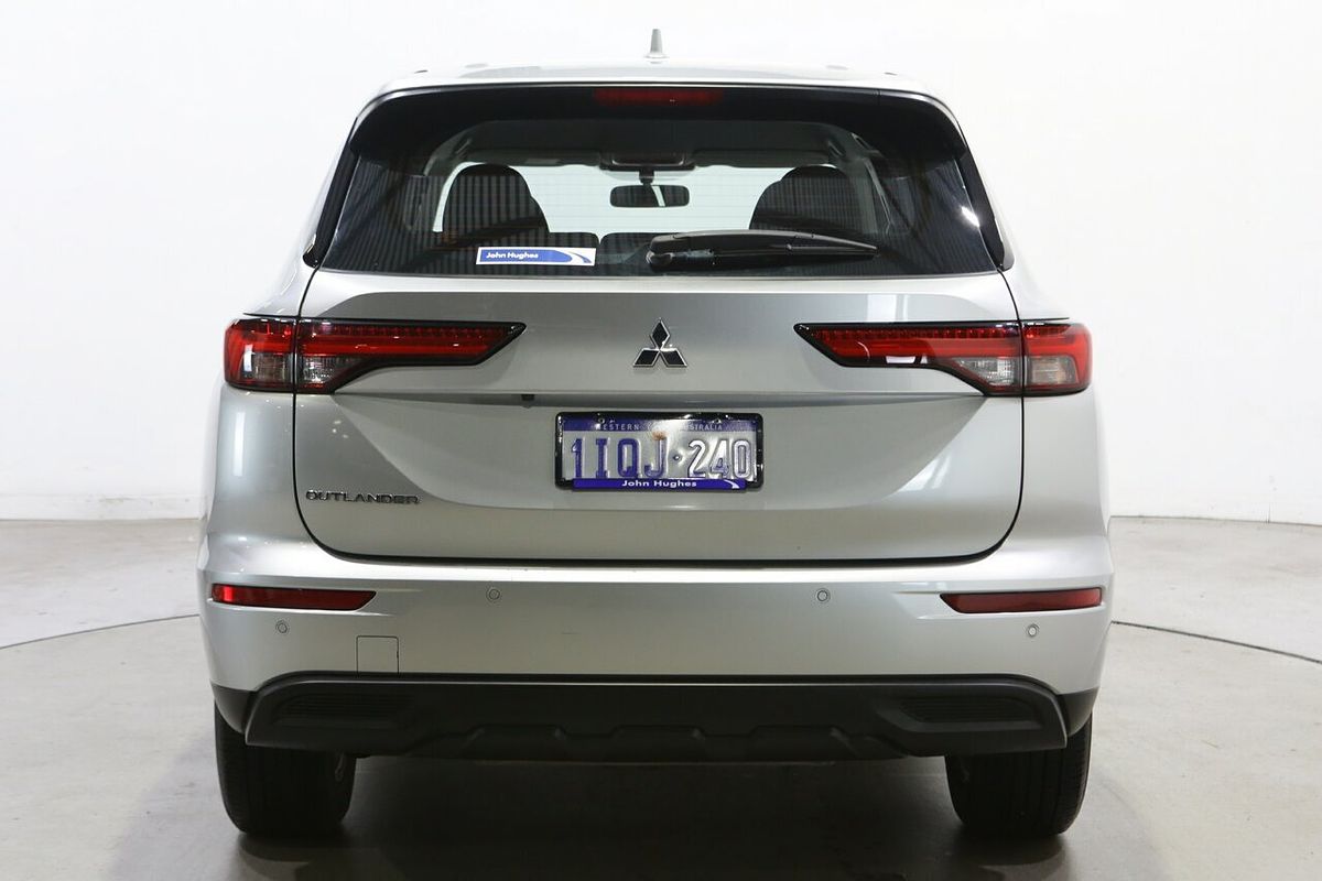 2023 Mitsubishi Outlander ES ZM