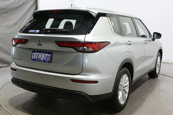 2023 Mitsubishi Outlander ES ZM