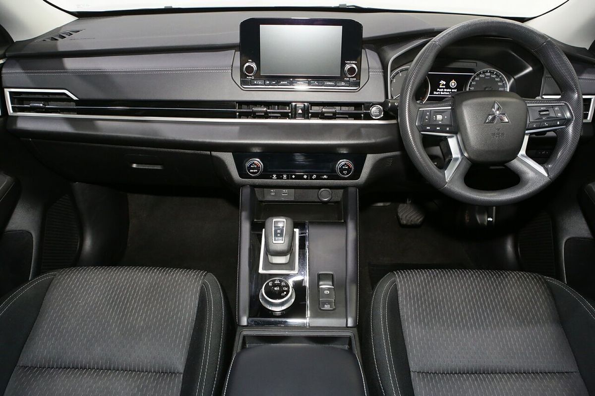 2023 Mitsubishi Outlander ES ZM