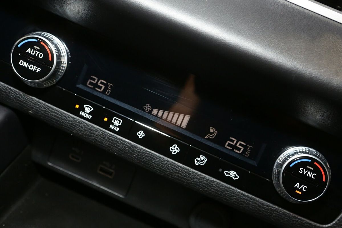 2023 Mitsubishi Outlander ES ZM