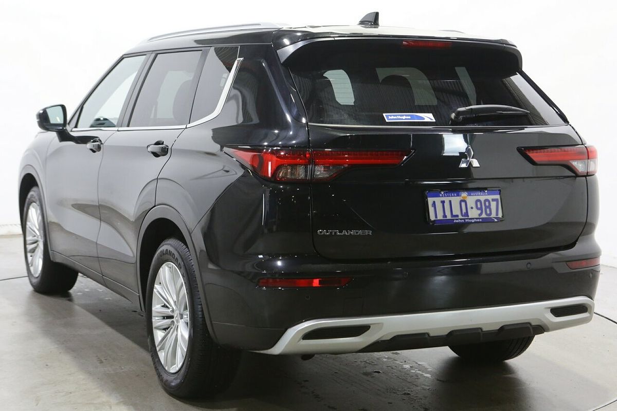 2024 Mitsubishi Outlander LS ZM