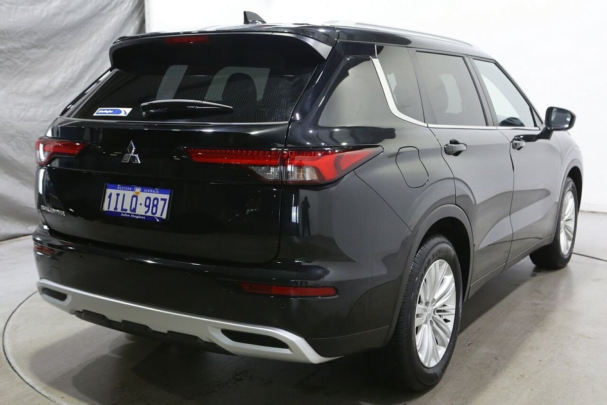 2024 Mitsubishi Outlander LS ZM