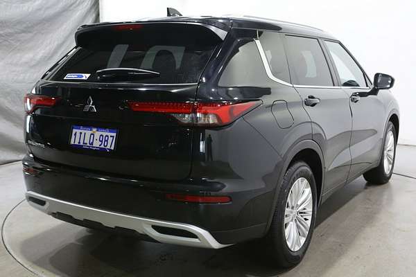 2024 Mitsubishi Outlander LS ZM