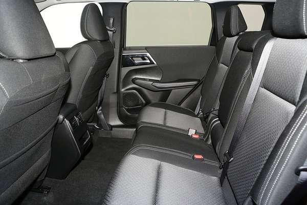 2024 Mitsubishi Outlander LS ZM