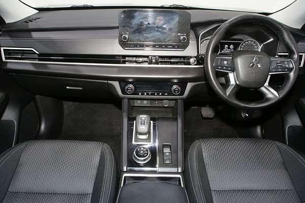 2024 Mitsubishi Outlander LS ZM
