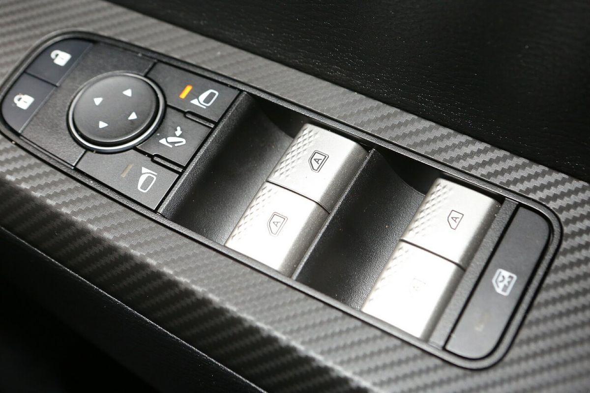 2024 Mitsubishi Outlander LS ZM
