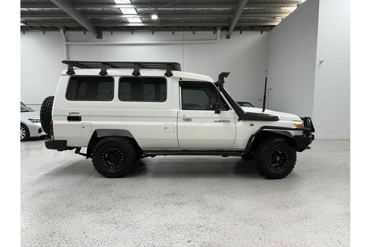 2011 Toyota Landcruiser Workmate Troopcarrier VDJ78R