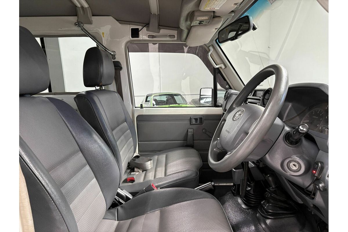 2011 Toyota Landcruiser Workmate Troopcarrier VDJ78R