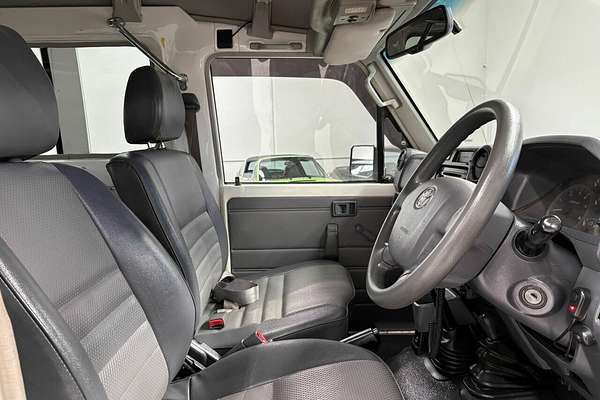 2011 Toyota Landcruiser Workmate Troopcarrier VDJ78R