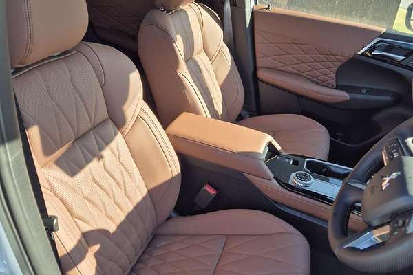 2025 Mitsubishi Outlander Exceed Tourer ZM