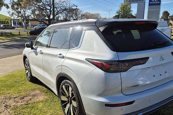 2025 Mitsubishi Outlander Exceed Tourer ZM