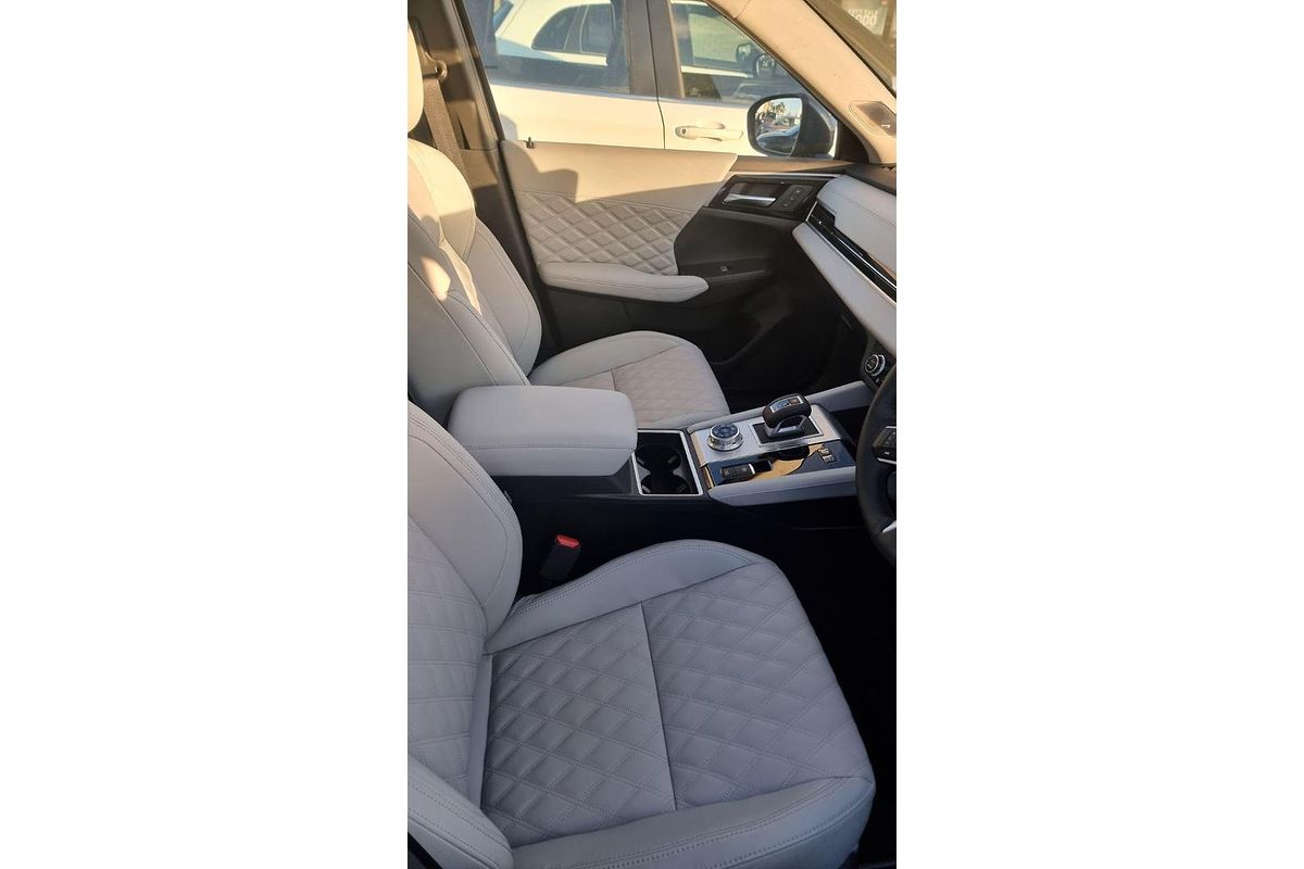 2024 Mitsubishi Outlander PHEV Exceed ZM
