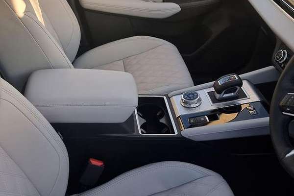 2024 Mitsubishi Outlander PHEV Exceed ZM