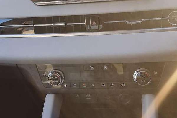 2024 Mitsubishi Outlander PHEV Exceed ZM