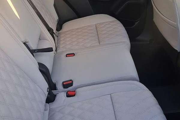 2024 Mitsubishi Outlander PHEV Exceed ZM