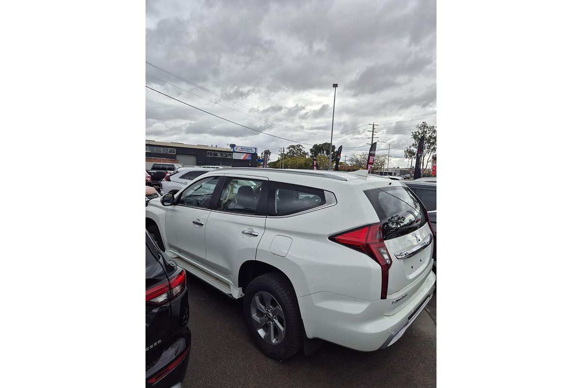 2024 Mitsubishi Pajero Sport GLX QF