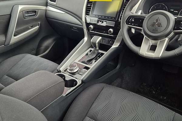 2024 Mitsubishi Pajero Sport GLX QF
