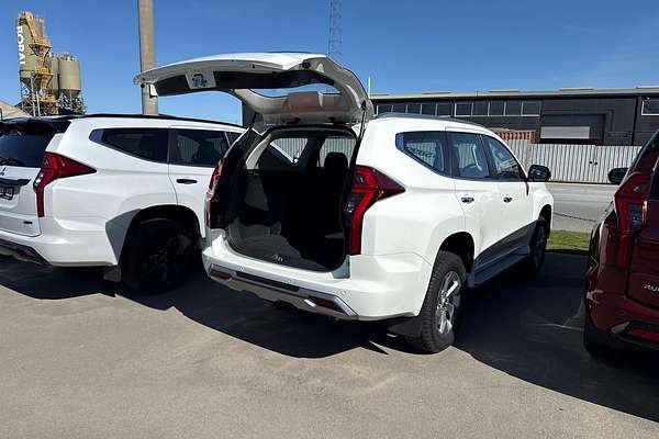 2024 Mitsubishi Pajero Sport GLX QF