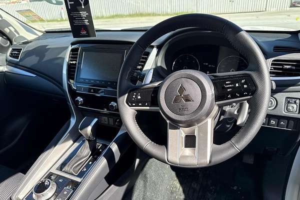 2024 Mitsubishi Pajero Sport GLX QF