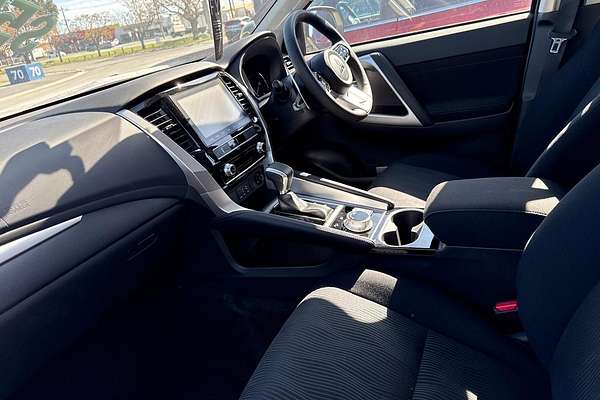 2024 Mitsubishi Pajero Sport GLX QF