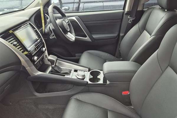 2024 Mitsubishi Pajero Sport GLS QG