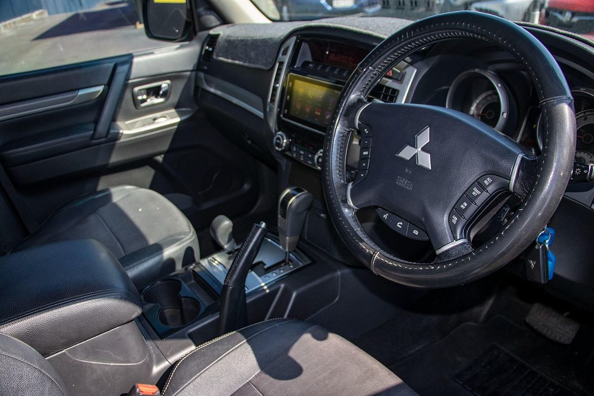 2015 Mitsubishi Pajero GLS NX