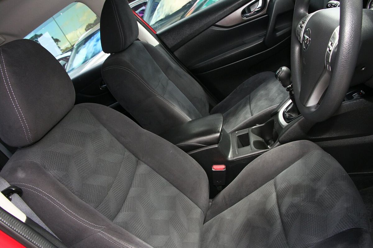 2014 Nissan X-TRAIL ST T32