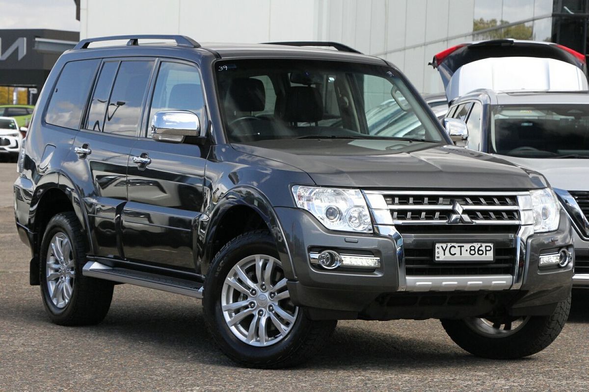 2017 Mitsubishi Pajero GLS NX