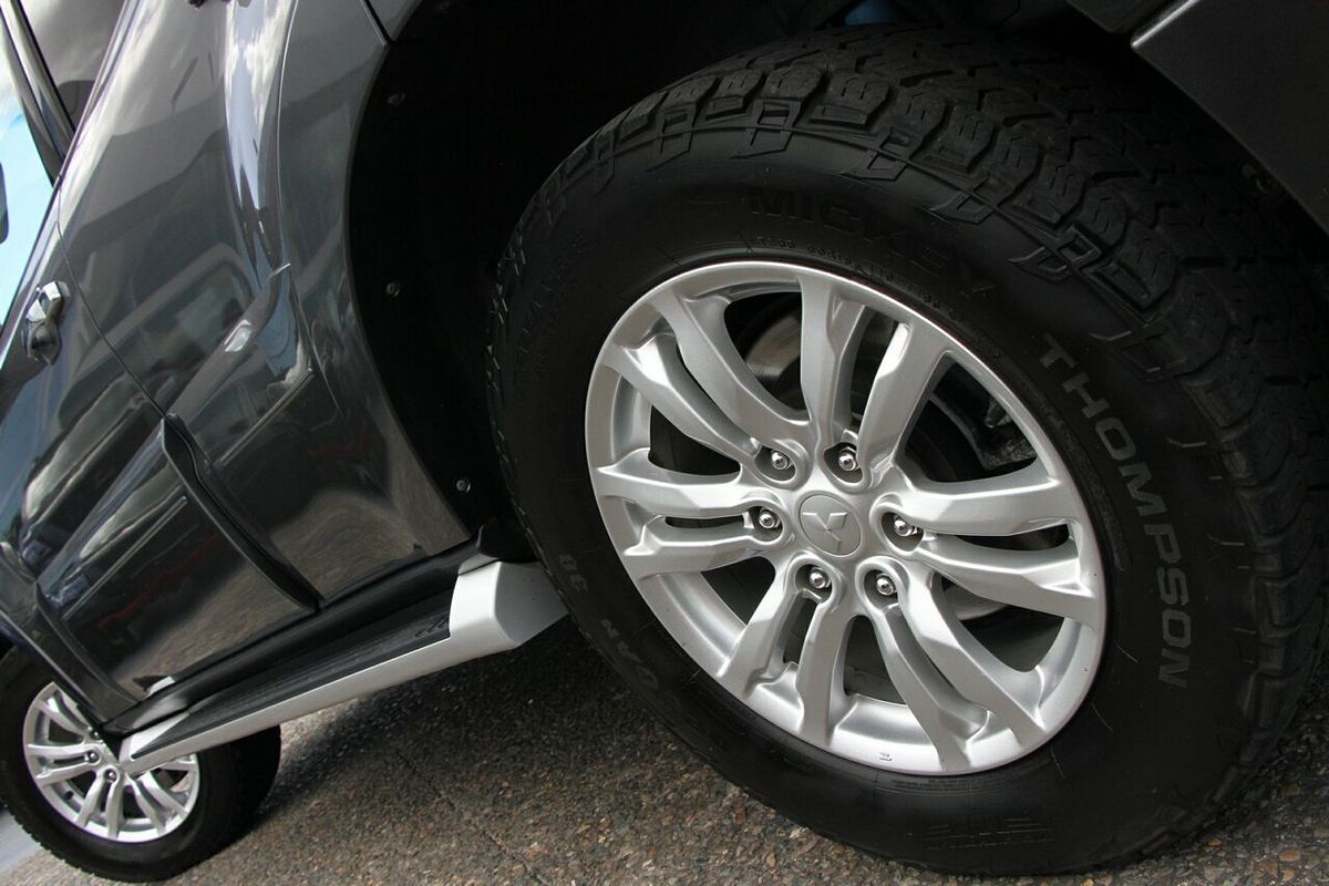 2017 Mitsubishi Pajero GLS NX