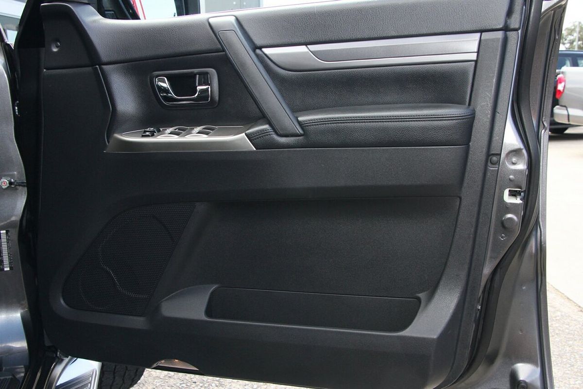2017 Mitsubishi Pajero GLS NX