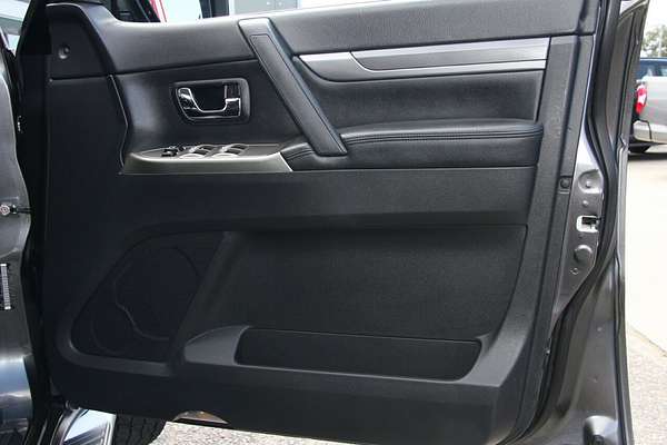 2017 Mitsubishi Pajero GLS NX