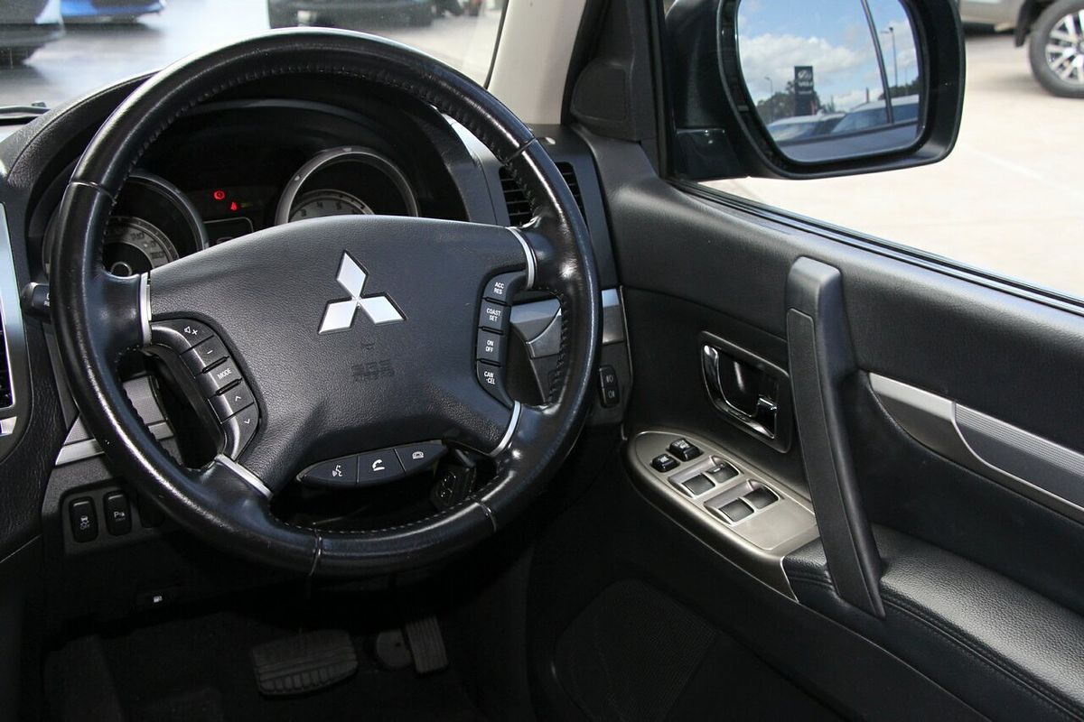 2017 Mitsubishi Pajero GLS NX