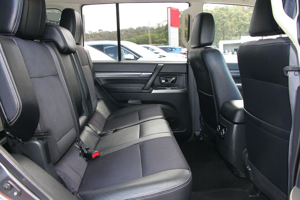 2017 Mitsubishi Pajero GLS NX