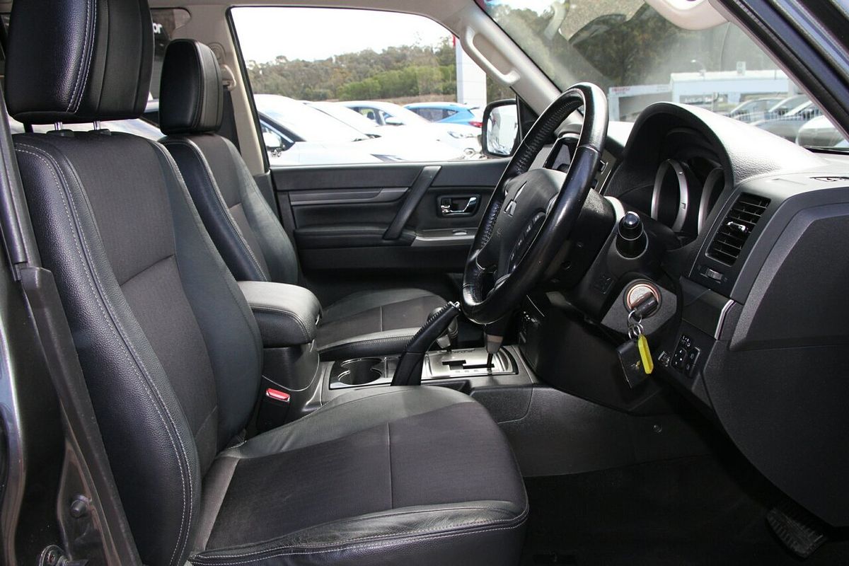 2017 Mitsubishi Pajero GLS NX