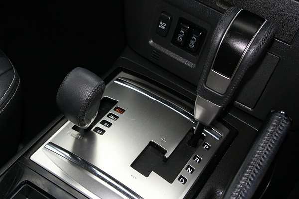 2017 Mitsubishi Pajero GLS NX