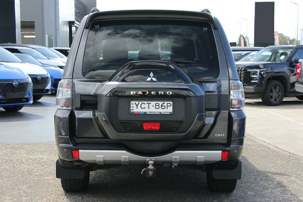 2017 Mitsubishi Pajero GLS NX