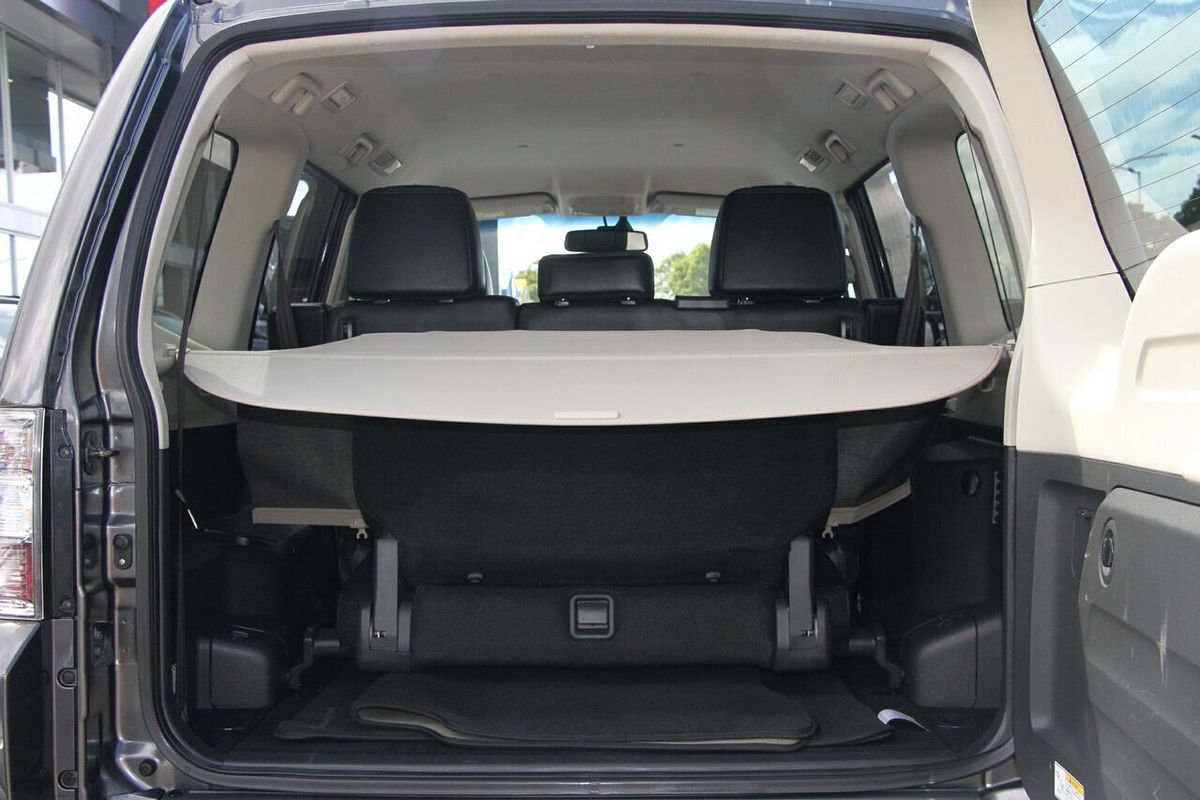 2017 Mitsubishi Pajero GLS NX