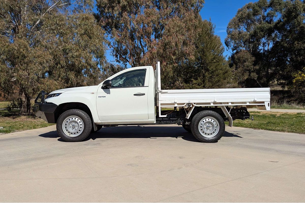 2021 Mitsubishi Triton GLX MR 4X4