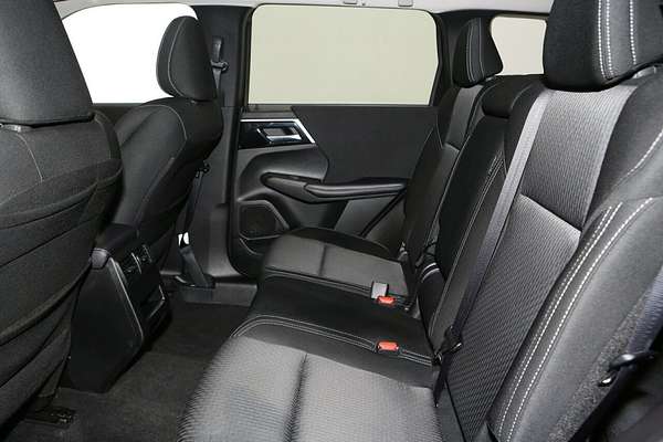 2024 Mitsubishi Outlander LS ZM