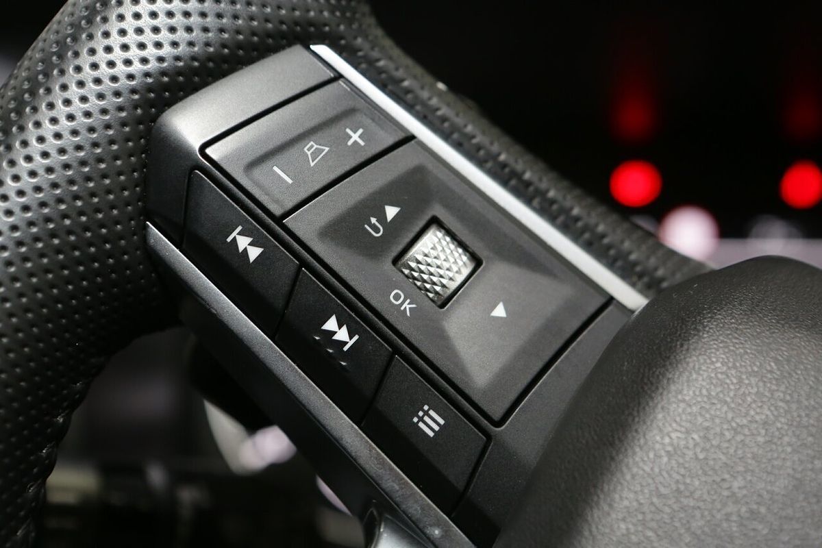 2024 Mitsubishi Outlander LS ZM