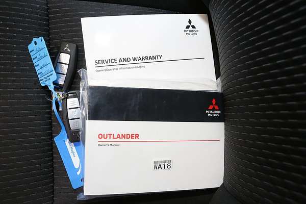 2024 Mitsubishi Outlander LS ZM