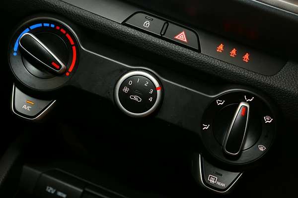 2024 Kia Stonic S YB